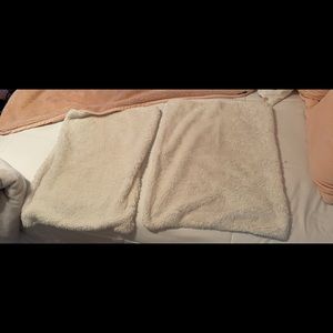 UGG Pillowcase Set